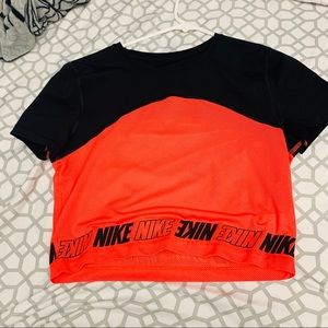 Like new women’s Nike crop top workout shirt